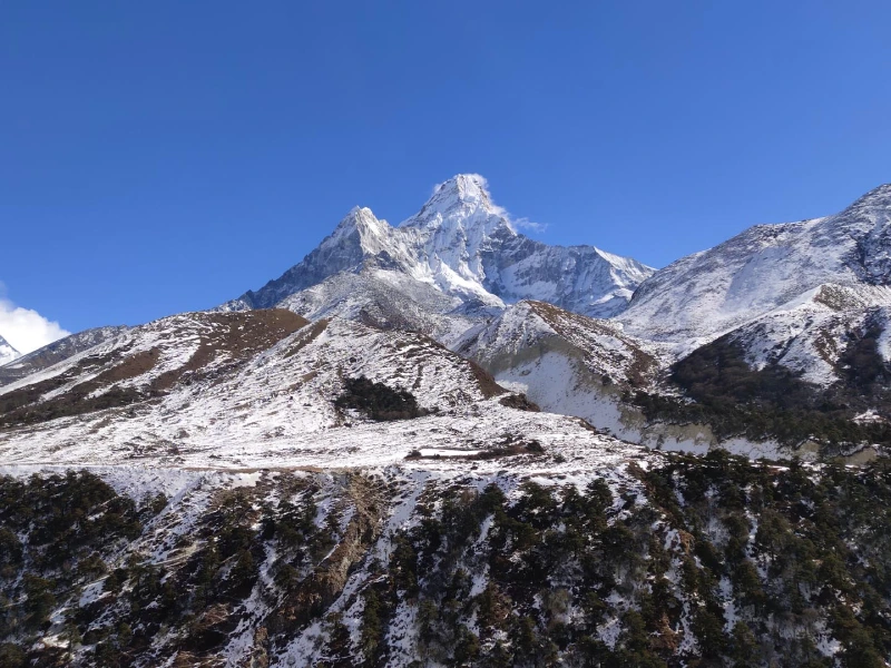 Ama Dablam Expedition - 29 Days