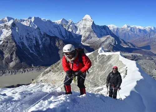 Everest Base Camp with Island Peak - 19 Days